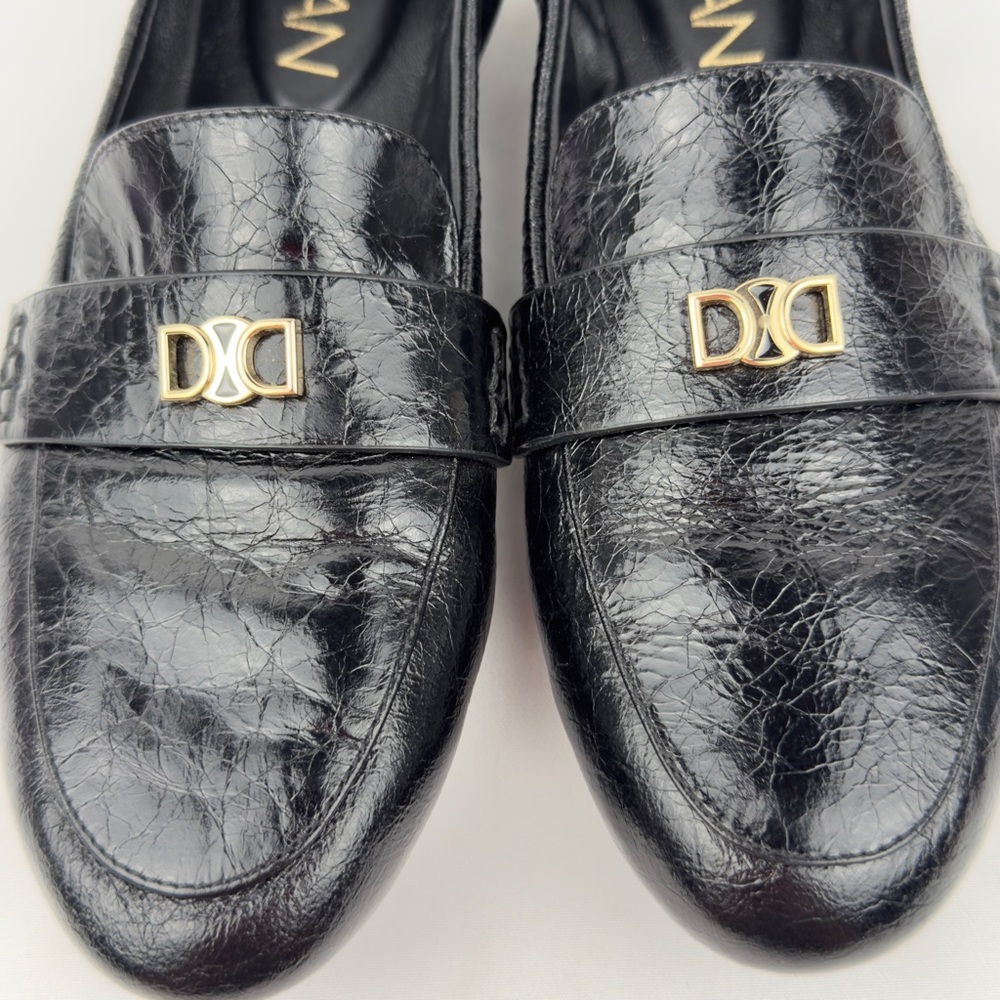 Black Leather Loafers Womens Sz 6 Slip On Comfort Gold Logo Casual - Picture 5 of 13